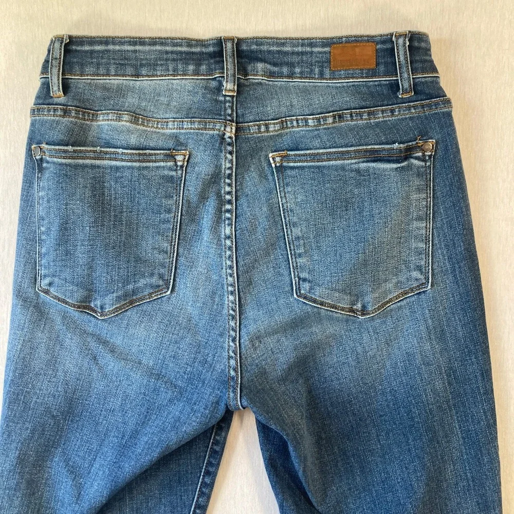 Judy Blue Women 14W Capri Fit Jeans Distressed Medium Wash 20
